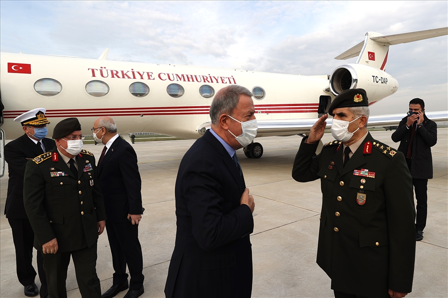 Millî Savunma Bakanı Hulusi Akar, Ege Ordusu Komutanlığını Ziyaret Etti